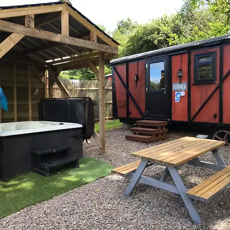 Luxury Cosy Carriage With Electric Private Hot Tub Apartment Hereford Exterior photo