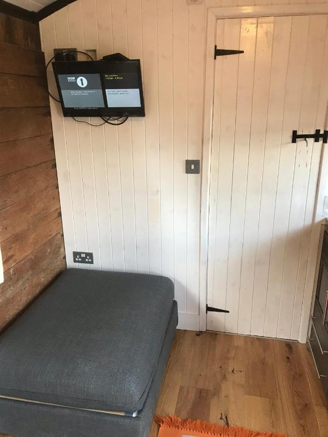 Luxury Cosy Carriage With Electric Private Hot Tub Apartment *